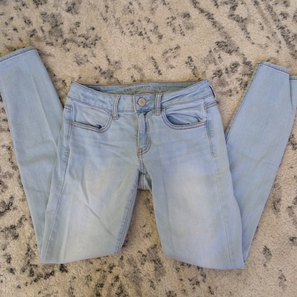 American Eagle Outfitter light wash Jegging/Jeans